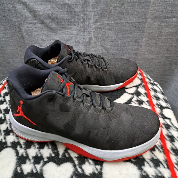 %Size 10.5 Nike Jordan B.Fly Camo Bred Men AJ18 main image 7
